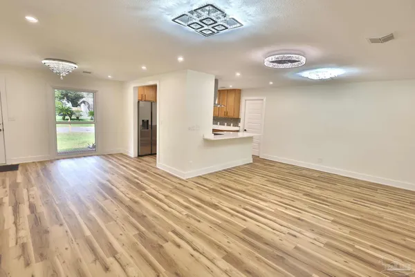 $2,395 | 3795 Summer Drive, Pensacola, FL 32504