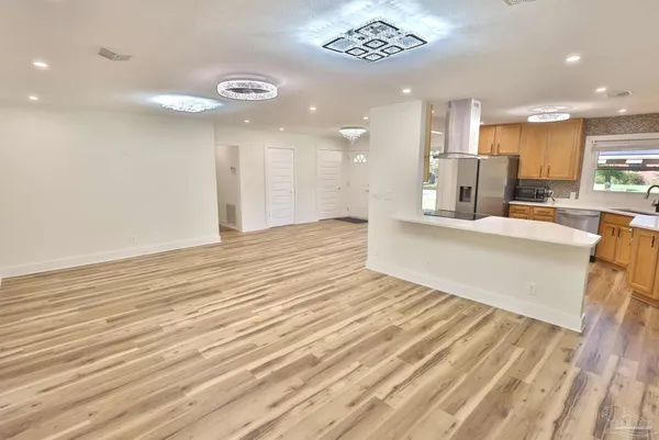 $2,395 | 3795 Summer Drive, Pensacola, FL 32504