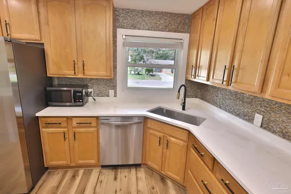 $2,395 | 3795 Summer Drive, Pensacola, FL 32504