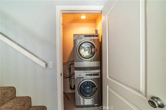 a view of washer and dryer in a utility room