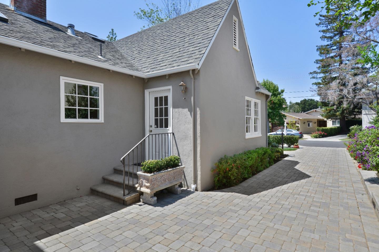 181 Warren Road San Mateo, CA 94401 - Photo 6 of 49
