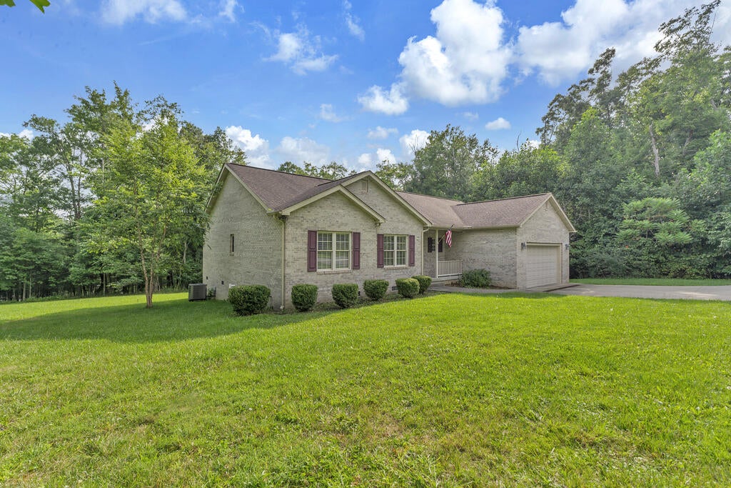 1427 Maxwell Hill Road Beckley, WV 25801 - Photo 2 of 40 Gallery Image 2