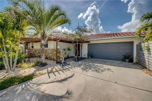 $629,000 | 2701 Bruce Street, Cape Coral, FL 33993