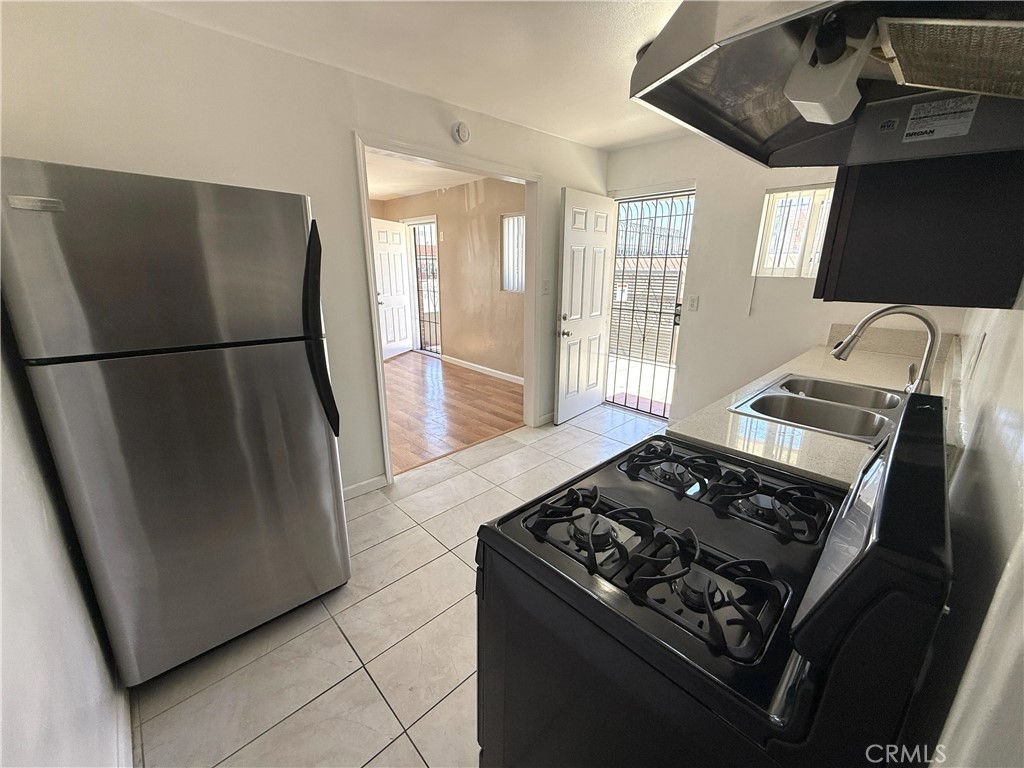 12924 Prairie Avenue, Unit A Hawthorne, CA 90250 - Photo 8 of 17
