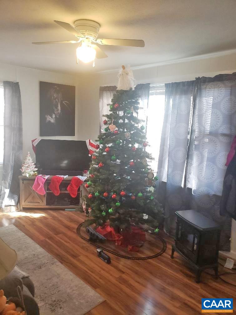 2965 Redd Shop Road Farmville, VA 23901 - Photo 3 of 16 a view of a interior of the house