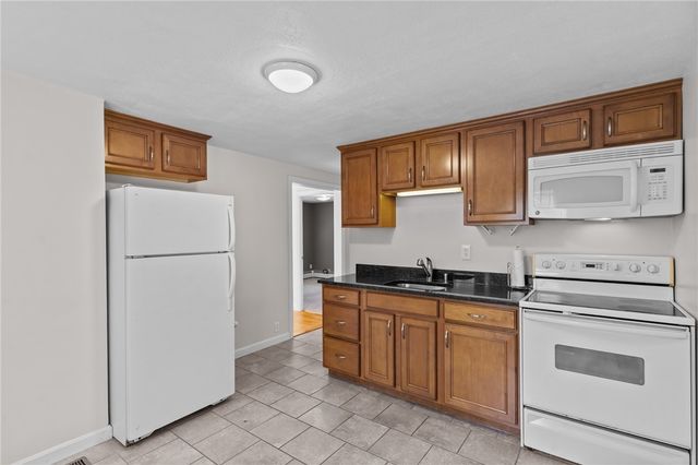 $365,000 | 5 Sweetwater Street, Warwick, RI 02889