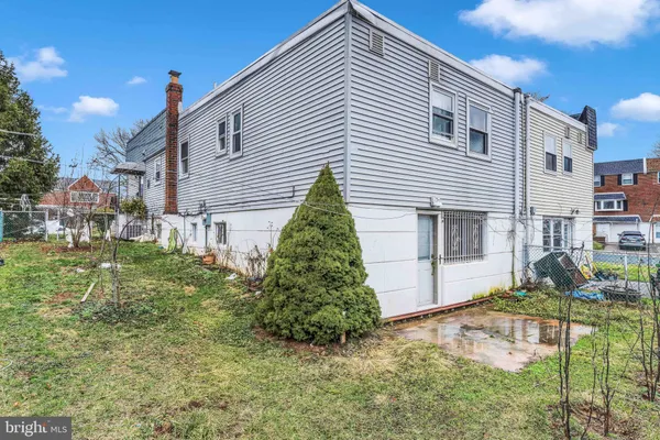 a view of backyard of house