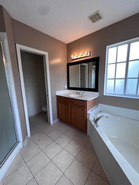 13922 Southwest 278th Street Homestead, FL 33032 - Photo 25 of 133 a kitchen with stainless steel appliances a microwave and a sink