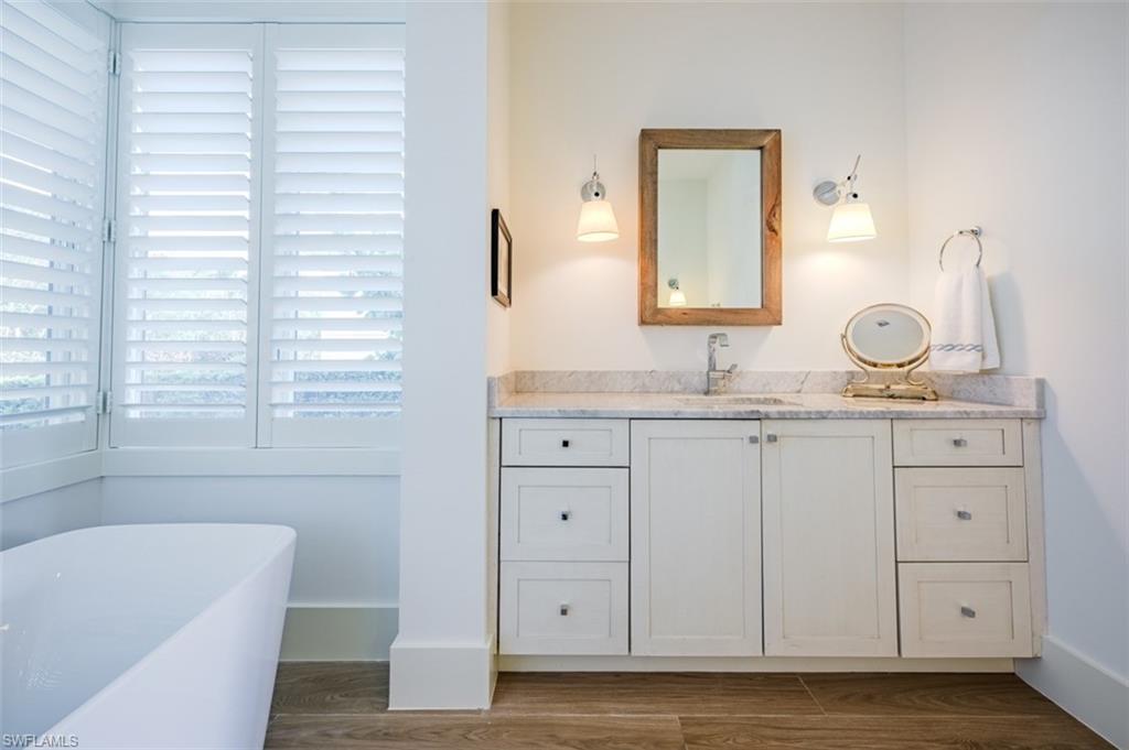 1880 Sandpiper Street Naples, FL 34102 - Photo 23 of 43