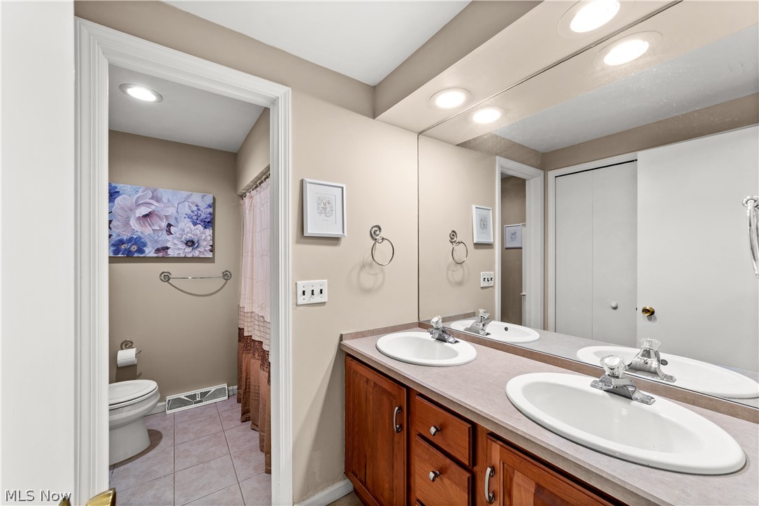29526 Bryce Road Cleveland, OH 44124 - Photo 28 of 46 Gallery Image 28