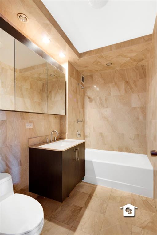 6833 Shore Road, Unit 4B Brooklyn, NY 11220 - Photo 8 of 13