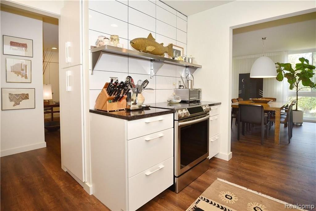 4047 West Maple Road, Unit 103 Bloomfield Hills, MI 48301 - Photo 12 of 26