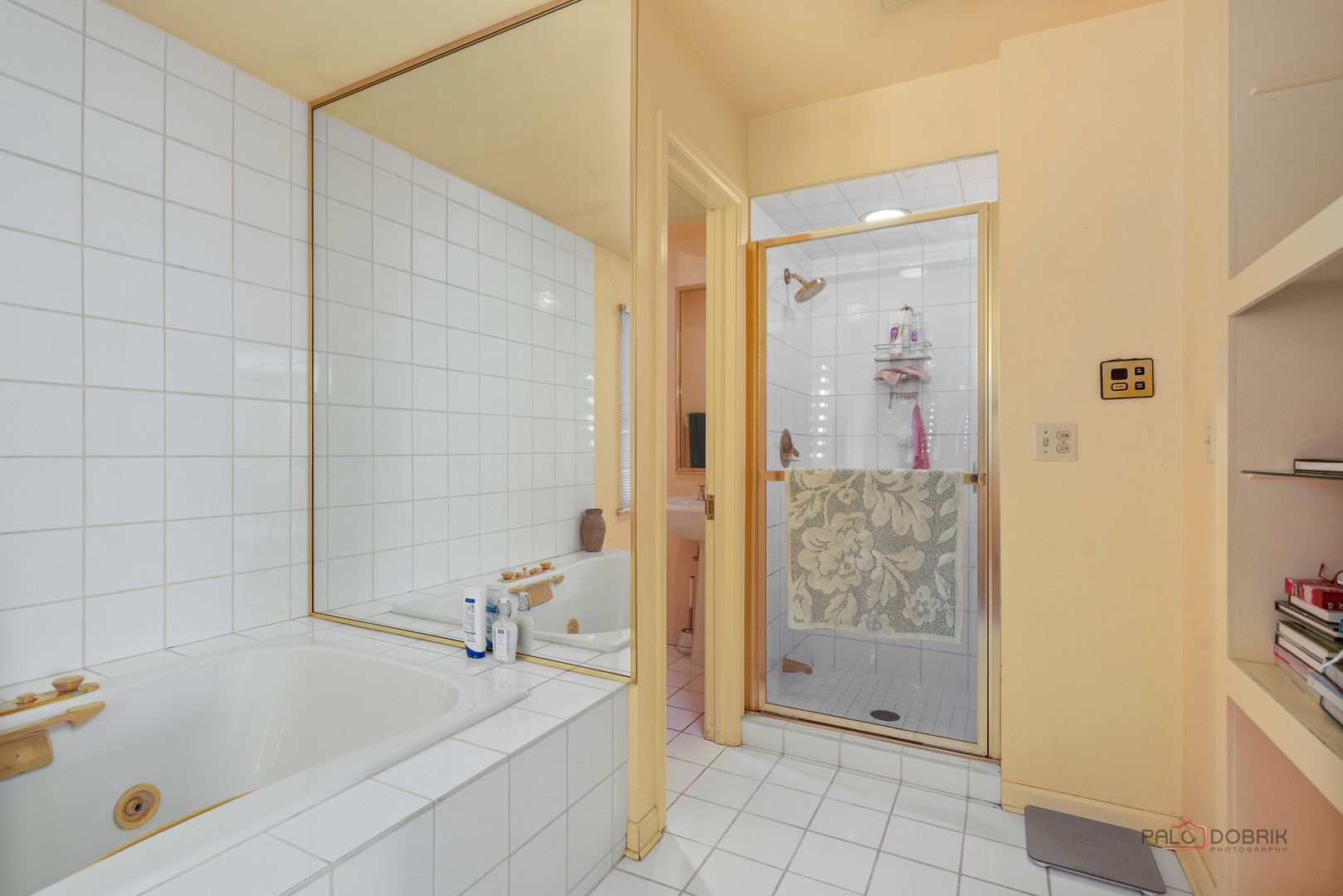 37 Forest Hills Road Lake Bluff, IL 60044 - Photo 28 of 52 a bathroom with a bathtub and shower