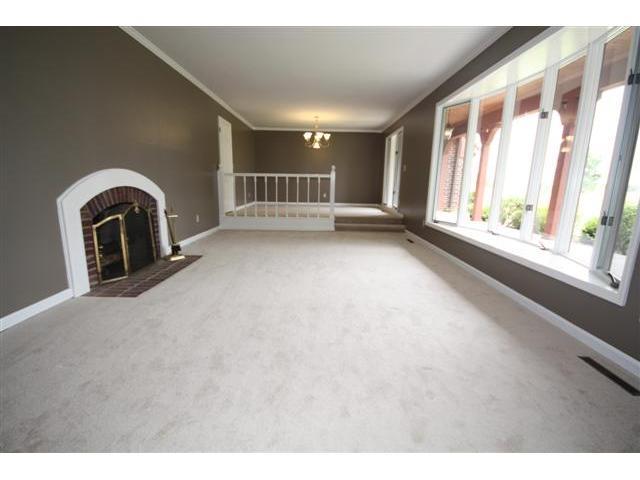 2265 Carr Hill Road Columbus, IN 47201 - Photo 2 of 12 Gallery Image 2