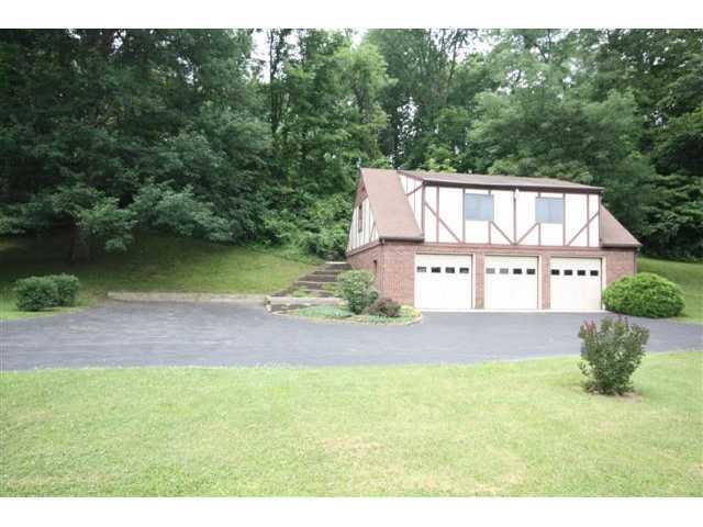 2265 Carr Hill Road Columbus, IN 47201 - Photo 11 of 12 Gallery Image 11
