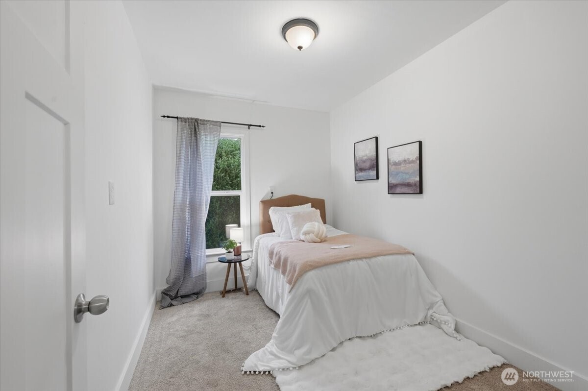 8127 11th Avenue Southwest Seattle, WA 98106 - Photo 11 of 14