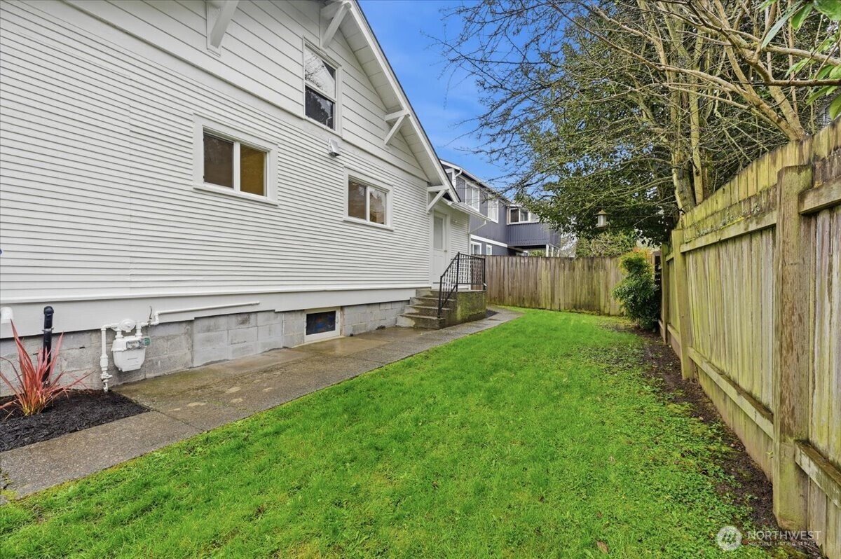 8127 11th Avenue Southwest Seattle, WA 98106 - Photo 12 of 14