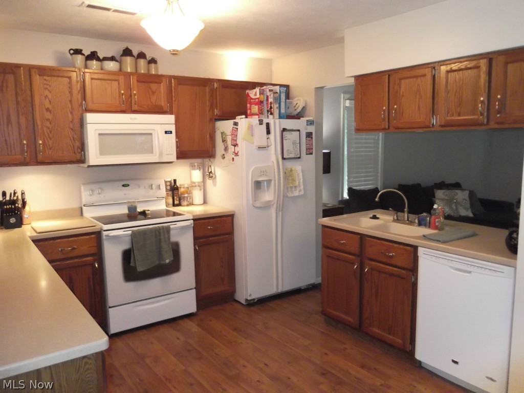 7277 Auburn Road Painesville, OH 44077 - Photo 11 of 21 KITCHEN