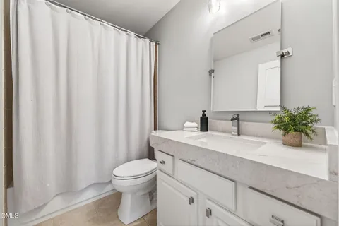 $950,000 | 104 Fair Spring Court, Apex, NC 27502