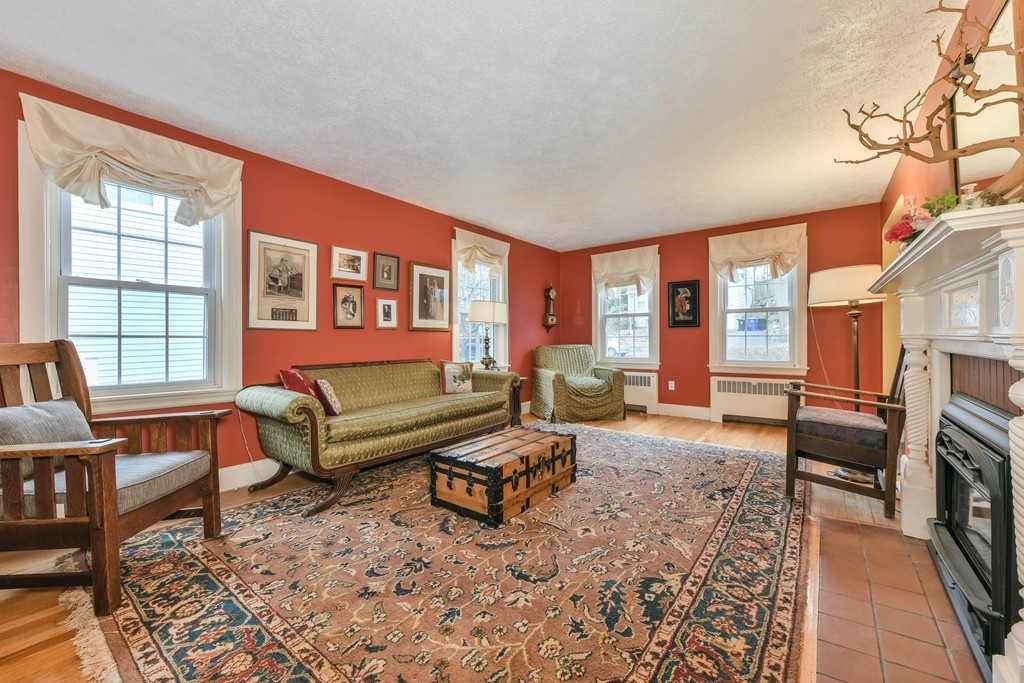 62 Risley Road Brookline, MA 02467 - Photo 3 of 15 Gallery Image 3