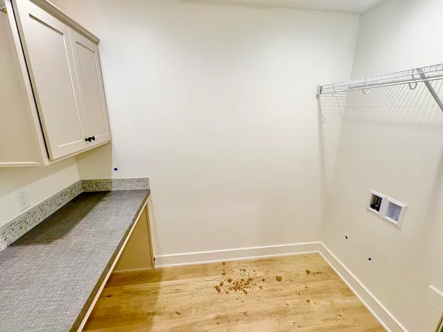 $639,900 | 7105 Kettle Dale Avenue Southeast, Alto, MI 49302