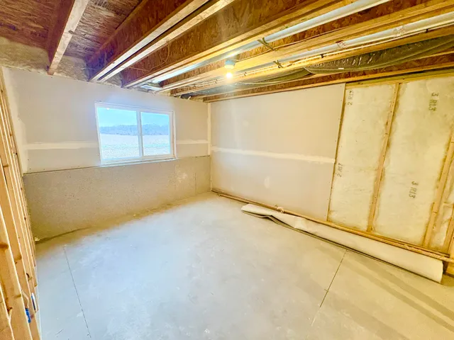 $639,900 | 7105 Kettle Dale Avenue Southeast, Alto, MI 49302