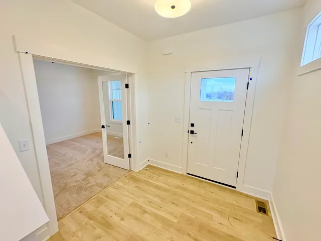 $639,900 | 7105 Kettle Dale Avenue Southeast, Alto, MI 49302