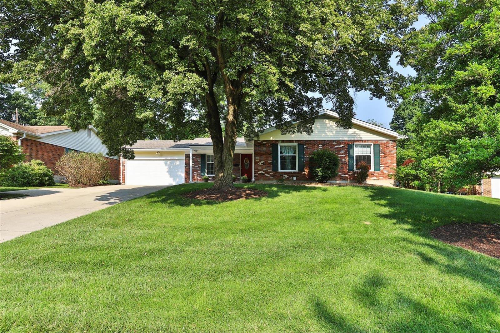 1175 North Berry Road St. Louis, MO 63122 - Photo 1 of 28 Gallery Image 1
