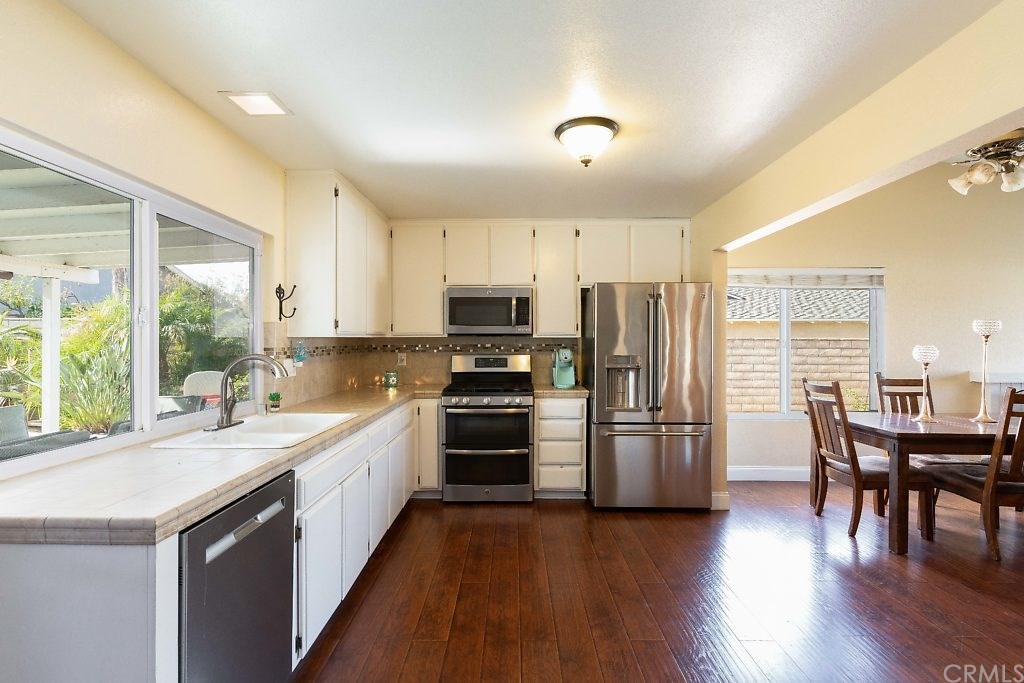 1614 Hemlock Circle Corona, CA 92879 - Photo 12 of 41