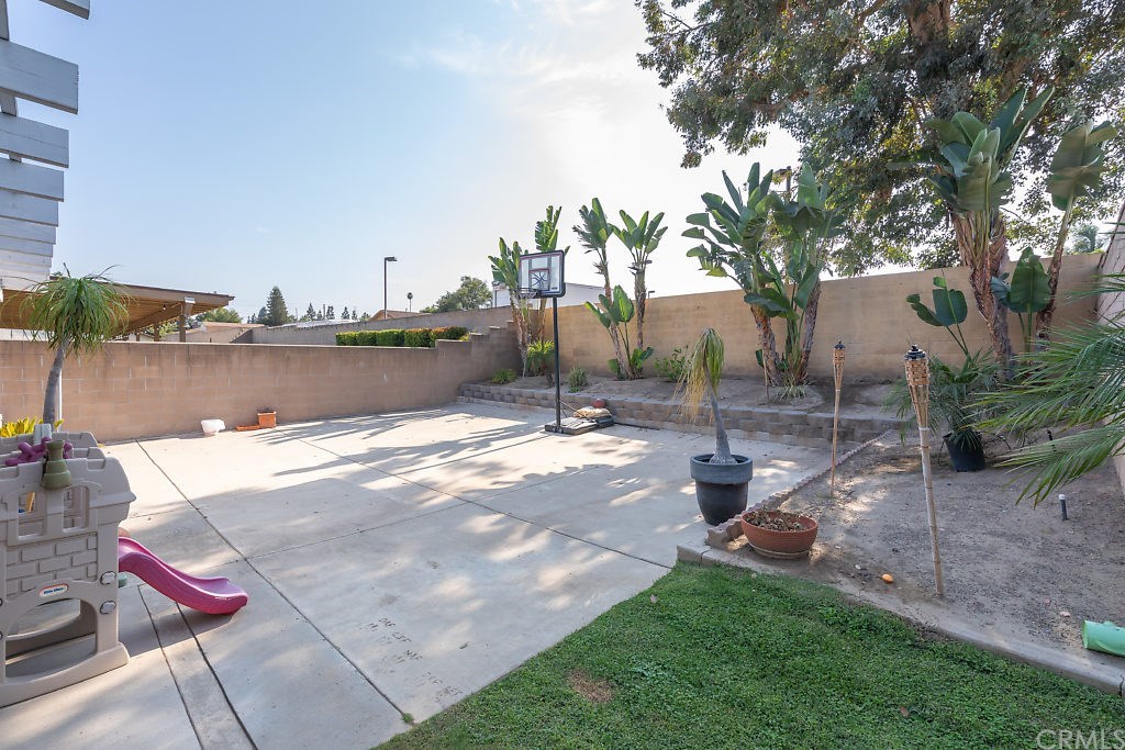 1614 Hemlock Circle Corona, CA 92879 - Photo 28 of 41