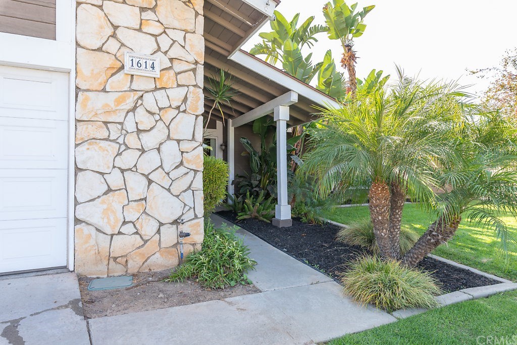 1614 Hemlock Circle Corona, CA 92879 - Photo 4 of 41