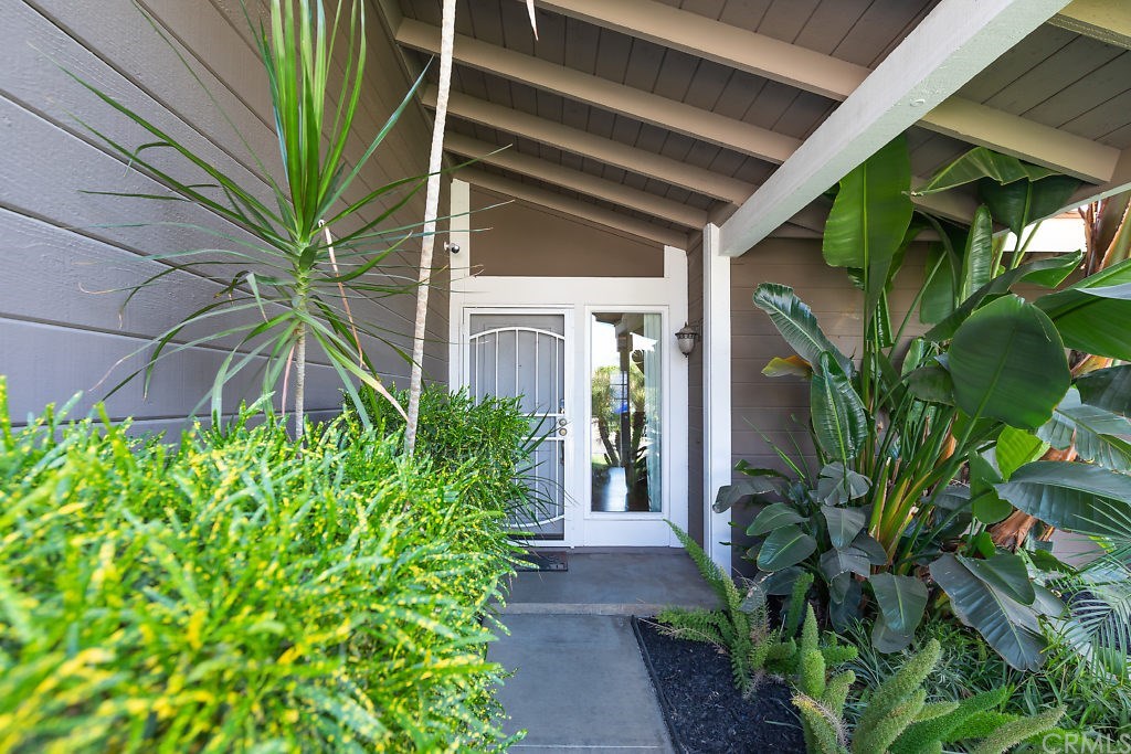 1614 Hemlock Circle Corona, CA 92879 - Photo 5 of 41