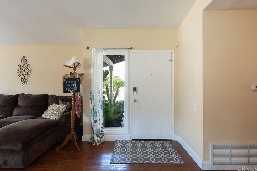 1614 Hemlock Circle Corona, CA 92879 - Photo 6 of 41