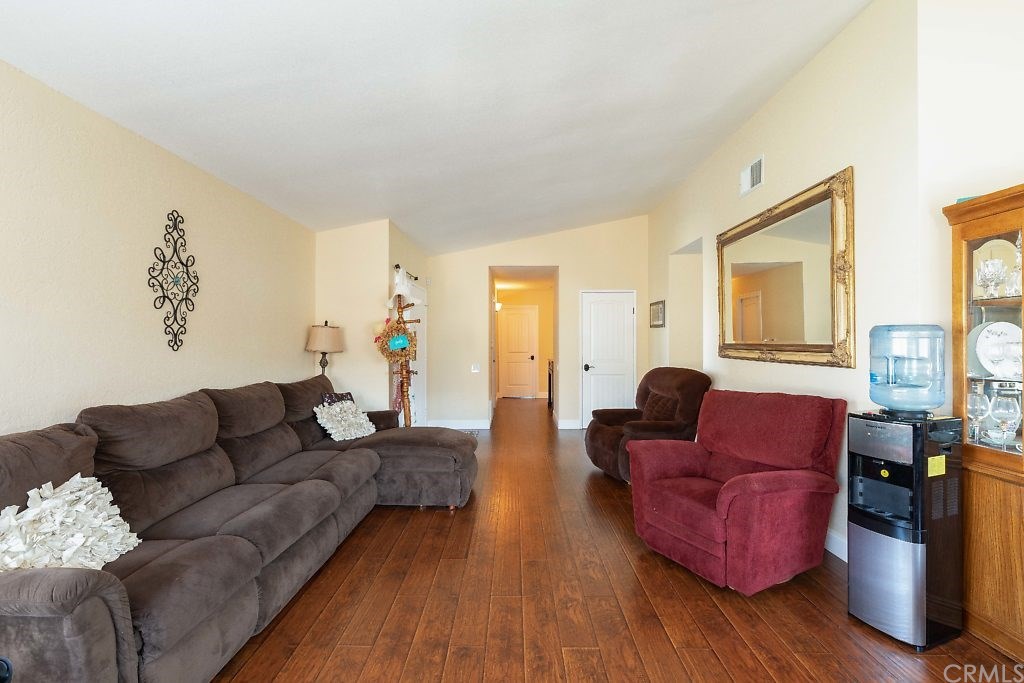 1614 Hemlock Circle Corona, CA 92879 - Photo 9 of 41