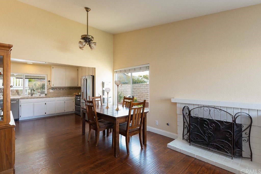 1614 Hemlock Circle Corona, CA 92879 - Photo 10 of 41