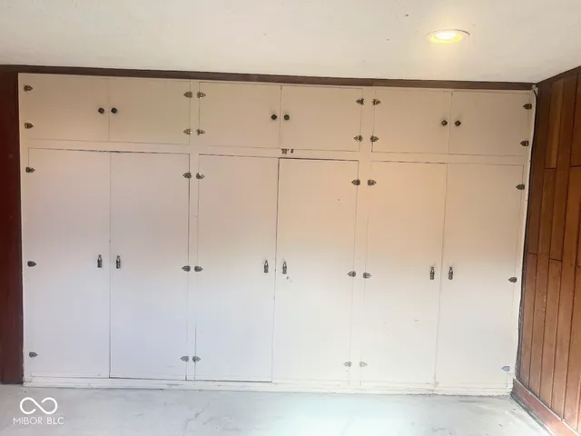 $183,000 | 68 North 17th Avenue, Beech Grove, IN 46107