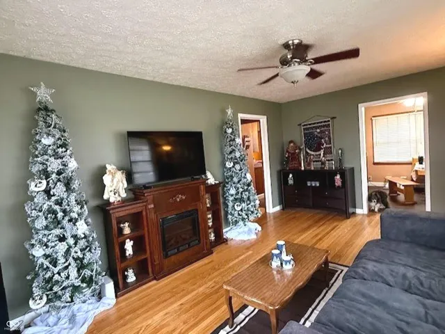 $183,000 | 68 North 17th Avenue, Beech Grove, IN 46107