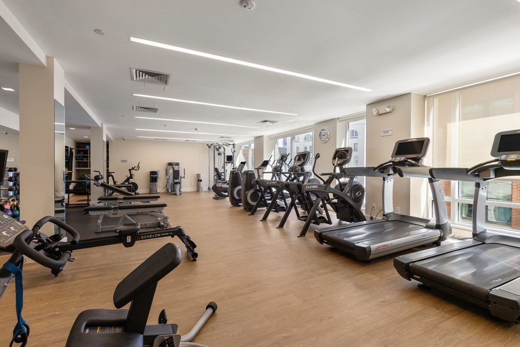 400 Stuart Street, Unit 18C Boston, MA 02116 - Photo 20 of 24