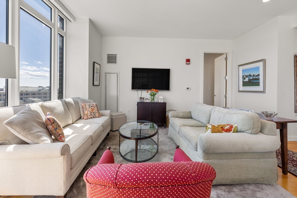 400 Stuart Street, Unit 18C Boston, MA 02116 - Photo 7 of 24