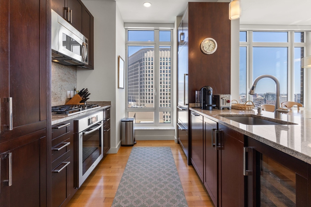 400 Stuart Street, Unit 18C Boston, MA 02116 - Photo 10 of 24