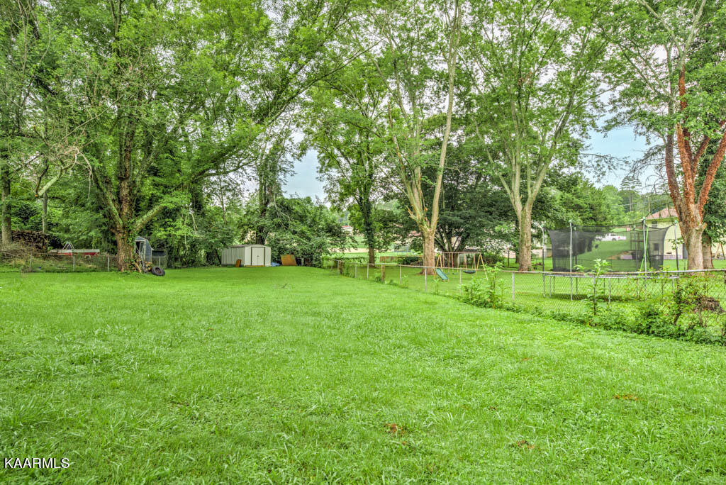 104 Briar Road Oak Ridge, TN 37830 - Photo 3 of 18 Brr104e (3)-Edit
