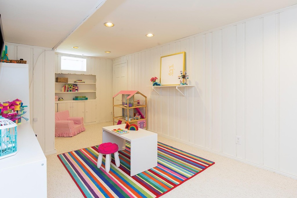 24 Grassmere Road Brookline, MA 02467 - Photo 8 of 9 Gallery Image 8