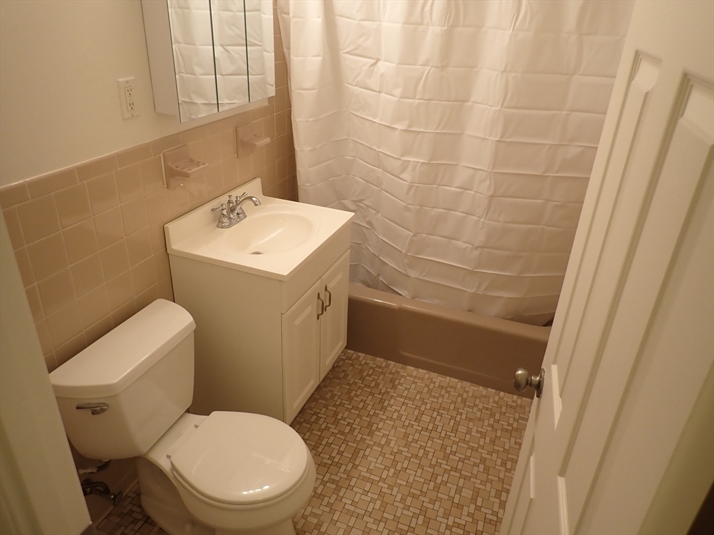 51 Jacqueline Road, Unit 3 Waltham, MA 02452 - Photo 11 of 17