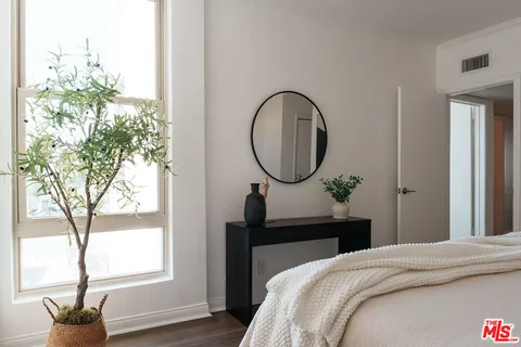 $899,000 | Undisclosed Address, West Hollywood, CA 90069