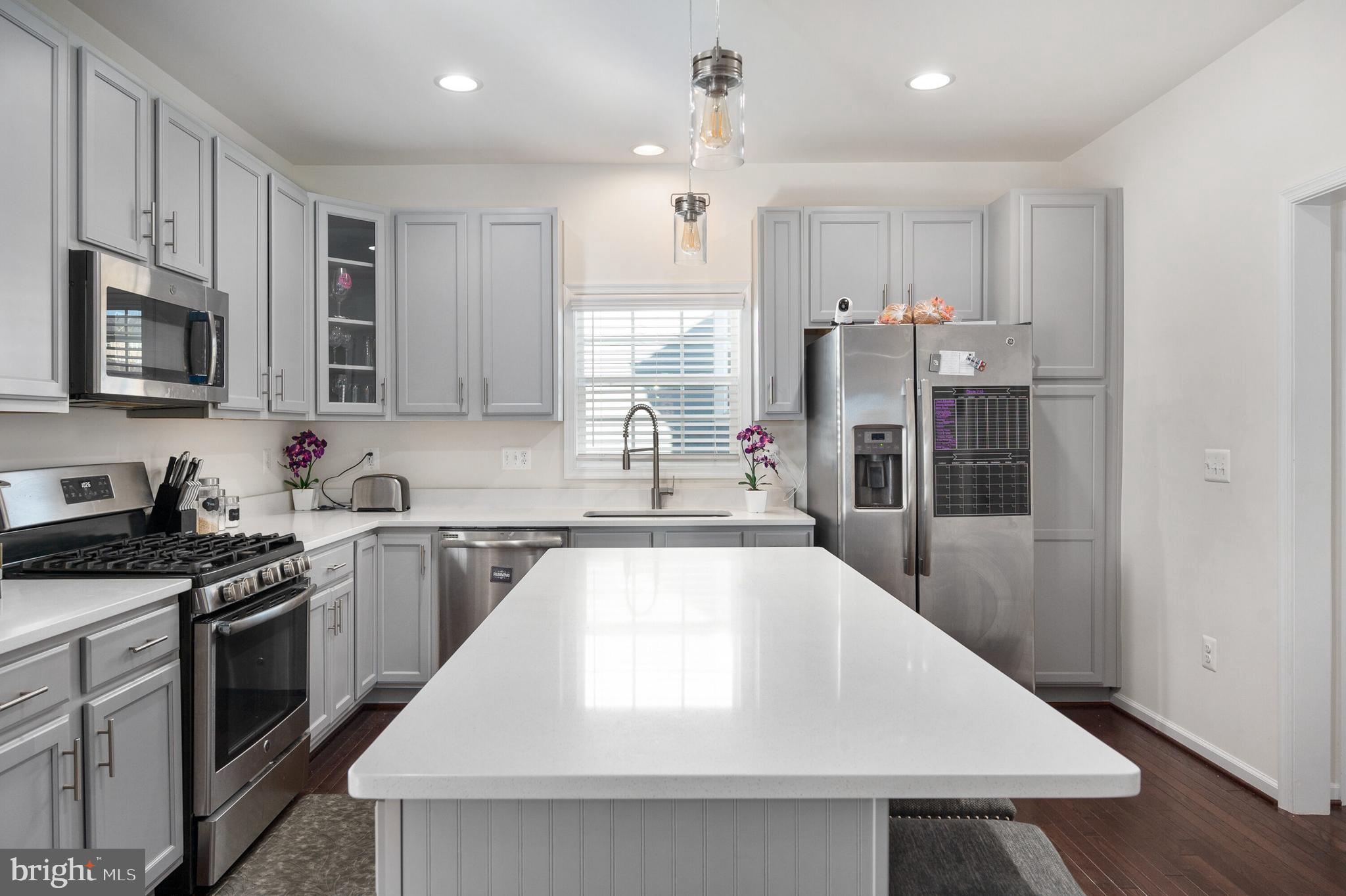 416 Embrey Mill Road Stafford, VA 22554 - Photo 5 of 28 Gas cooktop with window over the sink!