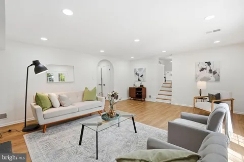 $1,139,990 | 815 Woodley Drive, Rockville, MD 20850