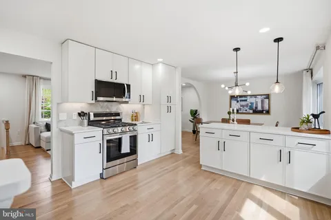 $1,139,990 | 815 Woodley Drive, Rockville, MD 20850