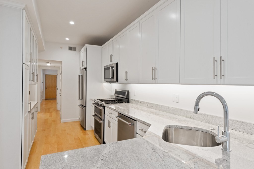 344 Hanover Street, Unit 1 Boston, MA 02113 - Photo 1 of 1