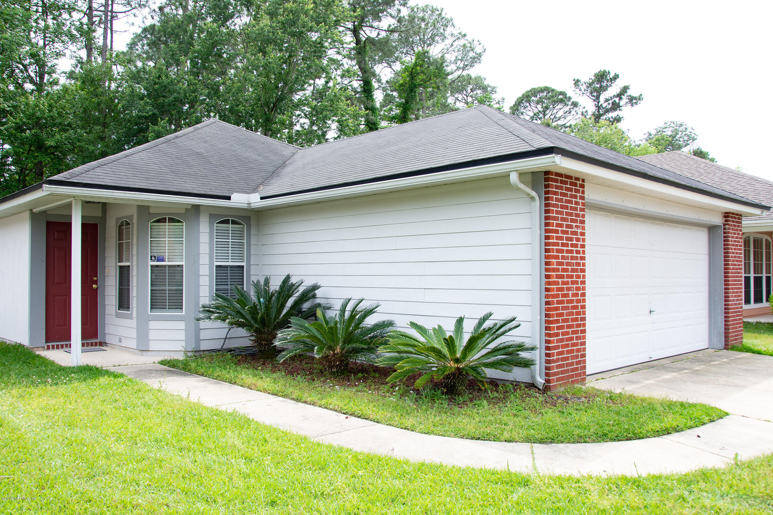 930 Cherry Point Way Jacksonville, FL 32218 - Photo 3 of 21 IMG_8643