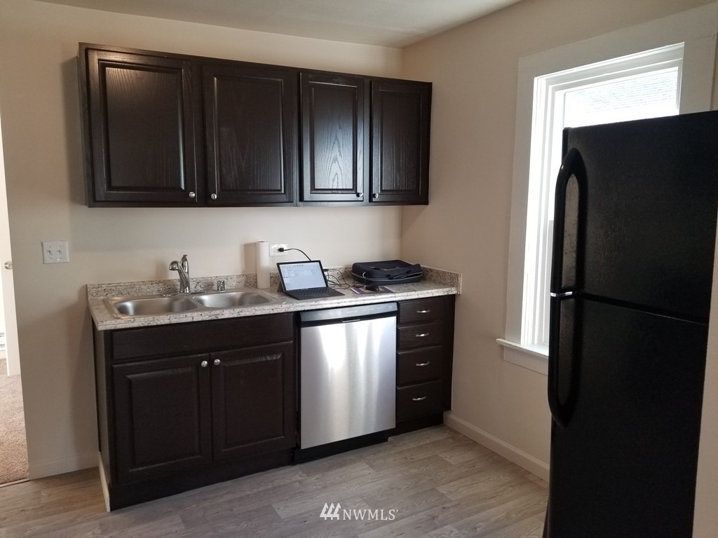 244 20th Avenue Longview, WA 98632 - Photo 8 of 10